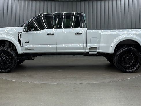 Used 2026 Ford F450 Platinum w/ Platinum Plus Package AWD/4WD image 2