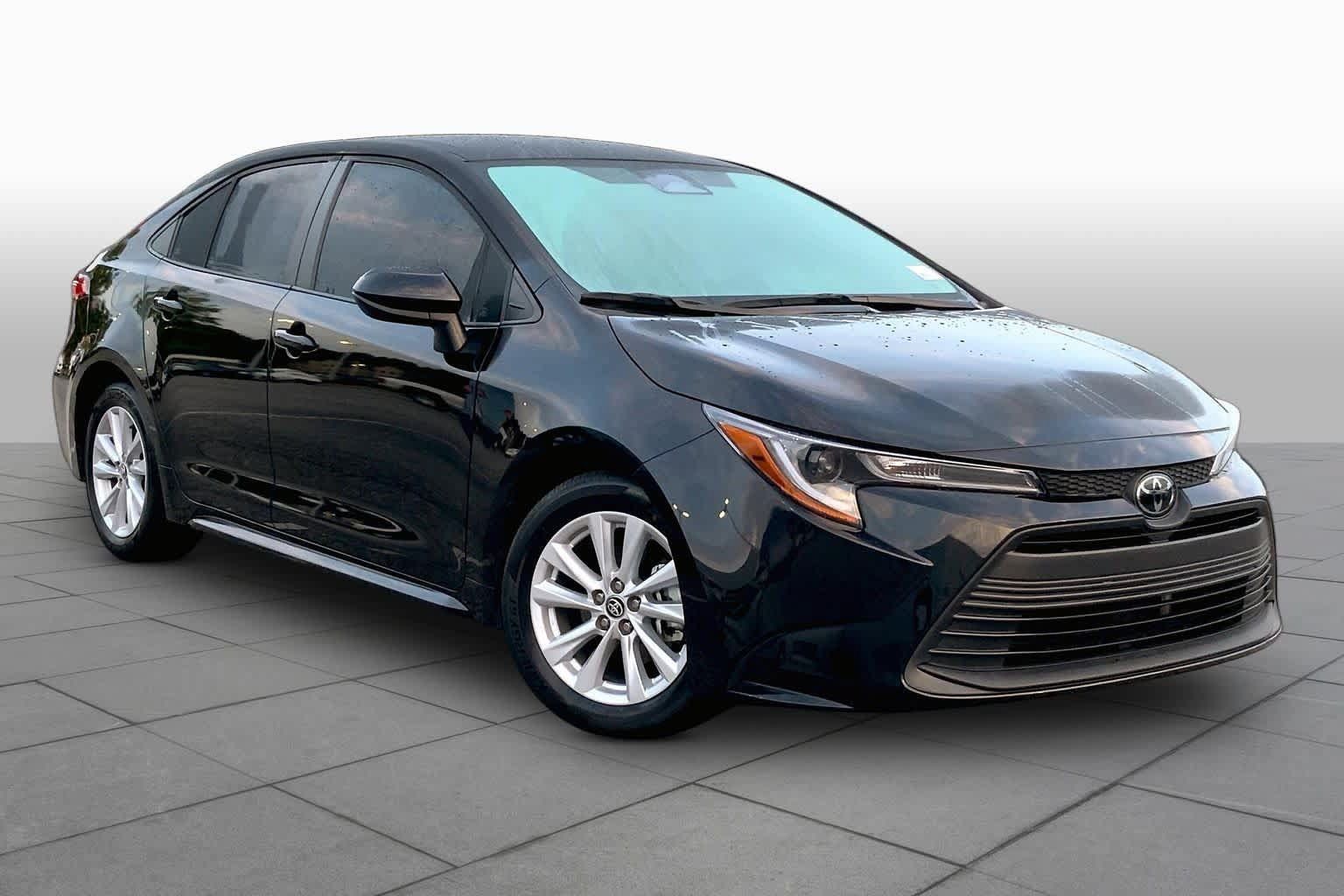 Used 2024 Toyota Corolla LE FWD image 3