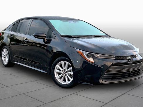 Used 2024 Toyota Corolla LE FWD image 3