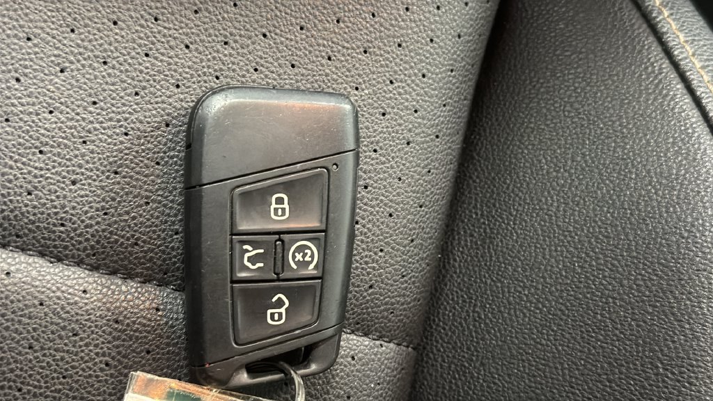 Used 2024 Volkswagen Jetta SE FWD image 21