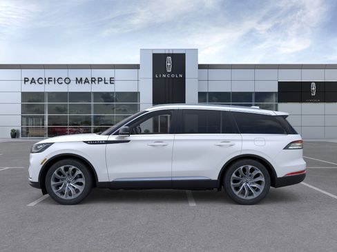 New 2026 Lincoln Aviator AWD image 3