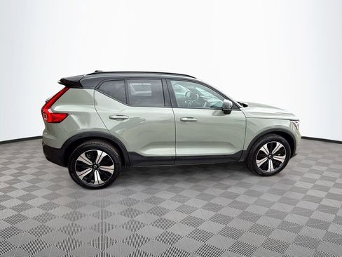 Used 2023 Volvo XC40 Recharge Plus image 5