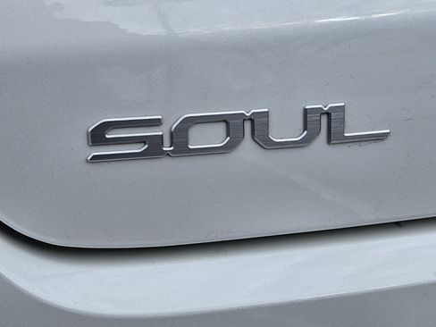 Used 2024 Kia Soul LX w/ Option Group 015 image 16