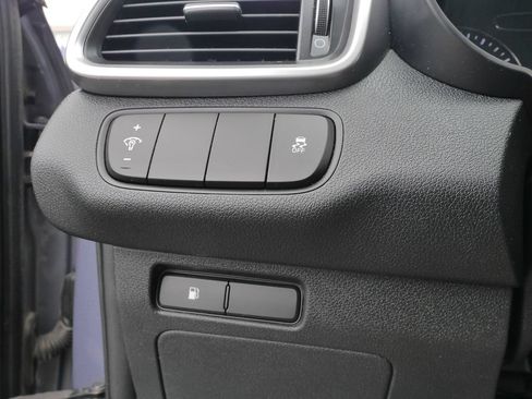 Used 2020 Kia Sorento L FWD image 23