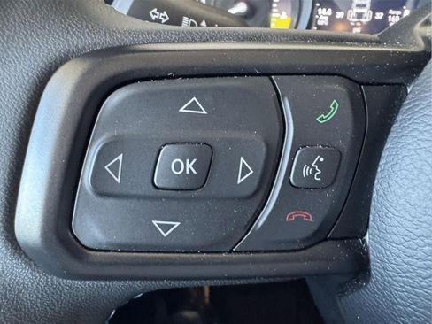 Used 2025 Jeep Wrangler Unlimited Rubicon 4xe w/ Convenience Group AWD/4WD image 15