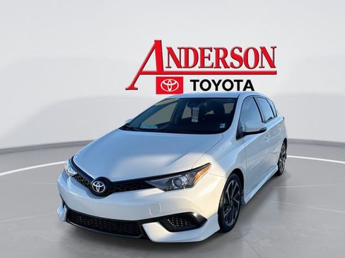 Used 2018 Toyota Corolla iM w/ Carpet Mat Package (TMS) FWD image 1