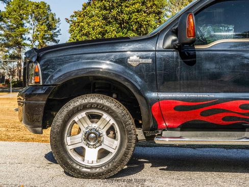 Used 2005 Ford F350 Harley-Davidson image 4