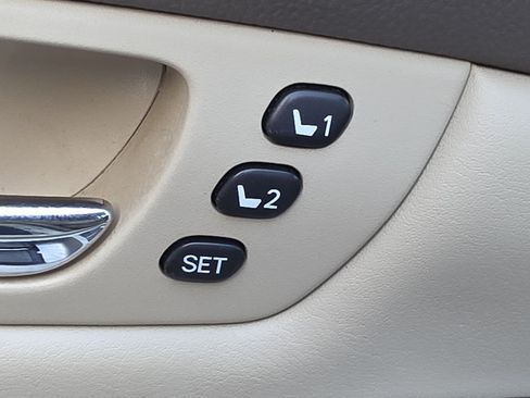 Used 2004 Lexus RX 330 FWD image 13