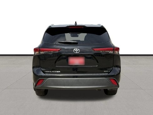 Used 2023 Toyota Highlander XLE FWD image 6