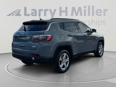 Used 2024 Jeep Compass Latitude AWD/4WD image 5