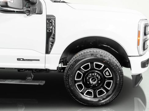 Used 2025 Ford F250 Platinum image 24