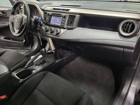 Used 2015 Toyota RAV4 LE FWD image 29