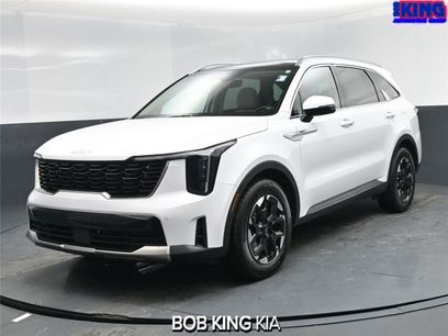 Used 2025 Kia Sorento S w/ Panoramic Sunroof Package