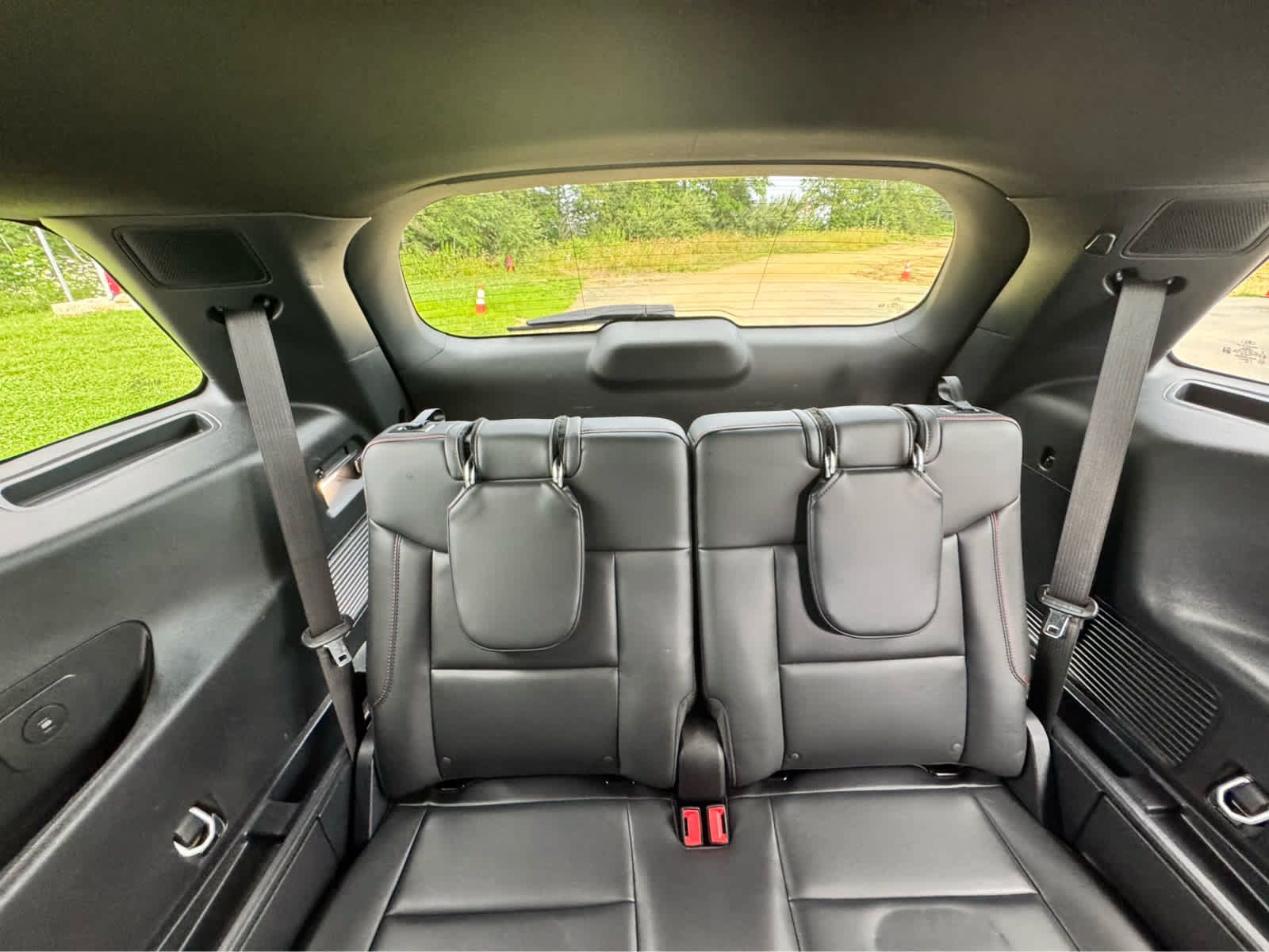 Used 2025 Ford Explorer ST-Line w/ ST-Line Street Pack AWD/4WD image 38