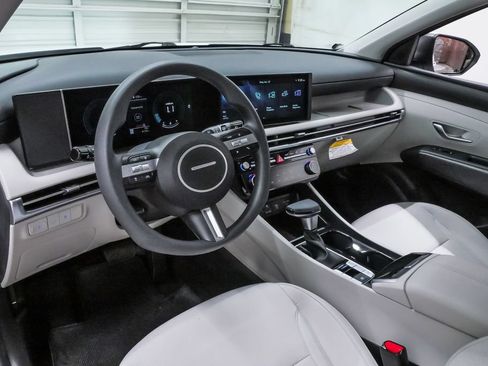 Used 2026 Hyundai Tucson SEL FWD image 2