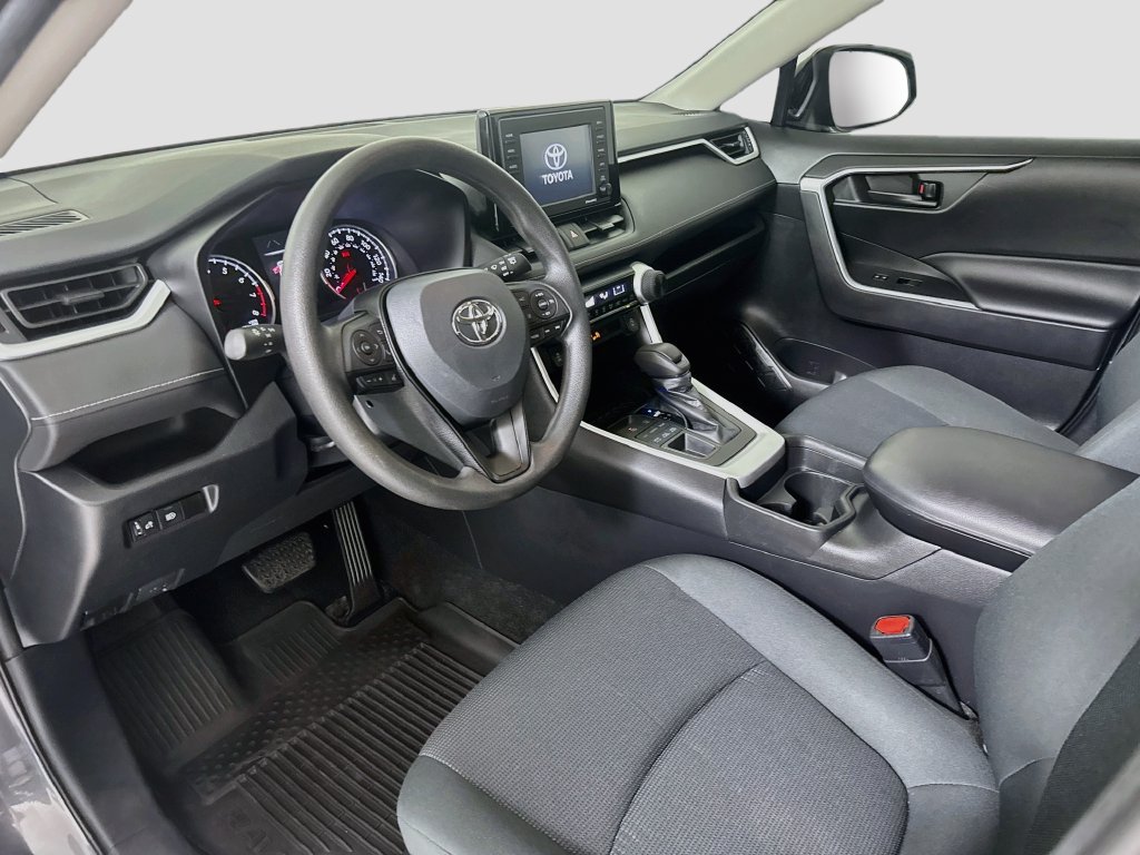 Used 2021 Toyota RAV4 LE AWD/4WD image 10