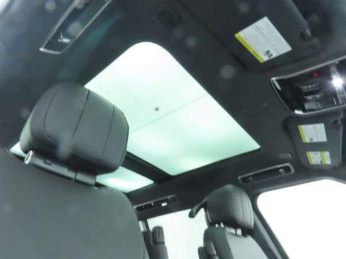 New 2026 Land Rover Range Rover Long Wheelbase SE image 19