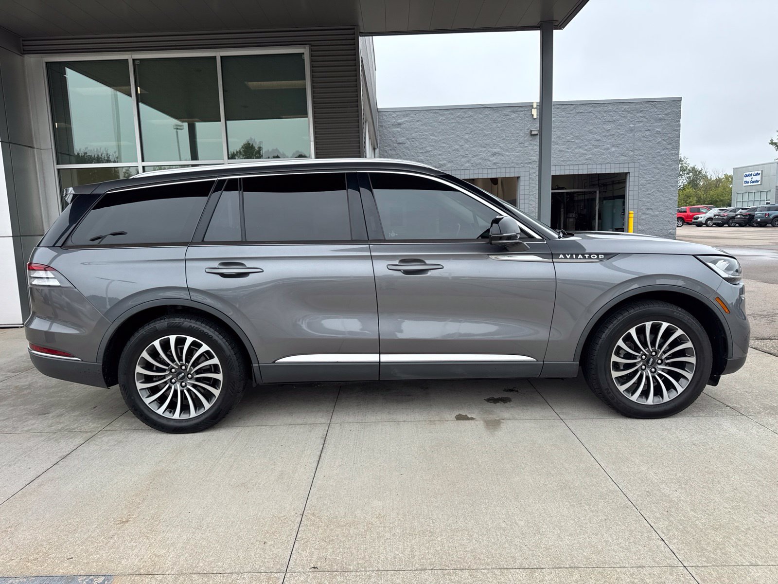 Used 2021 Lincoln Aviator Reserve AWD/4WD image 8