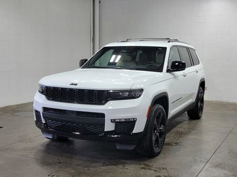 Used 2024 Jeep Grand Cherokee L Limited w/ Black Appearance Package AWD/4WD image 2