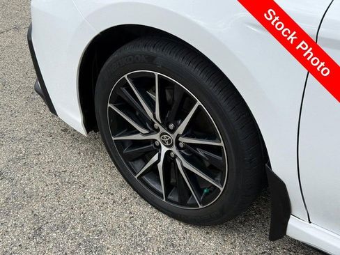 Used 2023 Toyota Camry SE FWD image 10