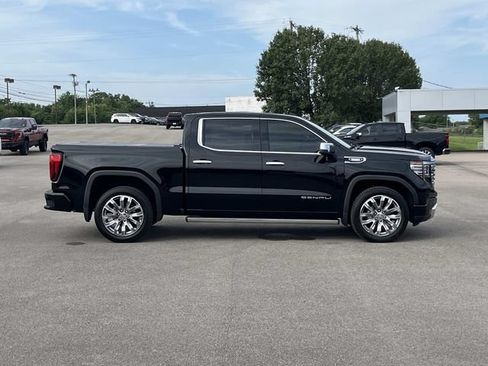 Used 2024 GMC Sierra 1500 Denali AWD/4WD image 3