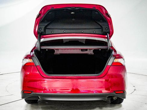 Used 2022 Toyota Camry LE image 8