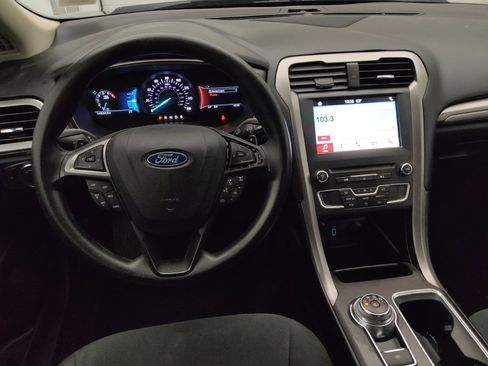 Used 2018 Ford Fusion SE w/ Fusion SE Technology Package image 22