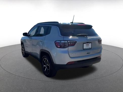 Used 2025 Jeep Compass Limited image 11