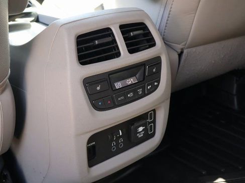 Used 2019 Honda Pilot Elite image 18
