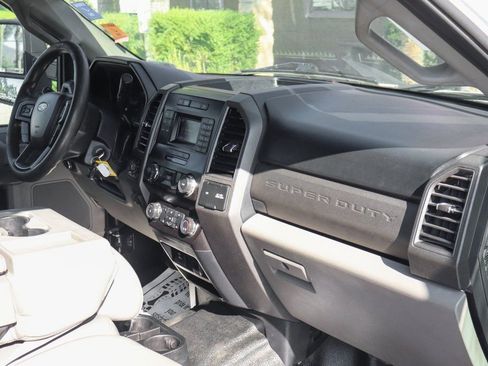 Used 2019 Ford F250 XL w/ Power Equipment Group image 42