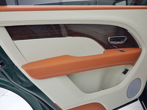 New 2025 Bentley Bentayga Extended Wheelbase image 47