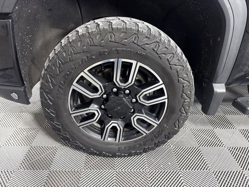 Used 2020 GMC Sierra 2500 AT4 w/ AT4 Premium Package image 8