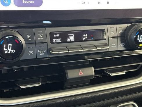 Certified 2025 Toyota Grand Highlander FWD image 22
