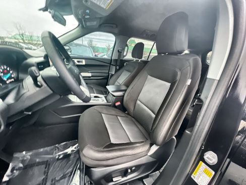 Used 2023 Ford Explorer XLT image 13