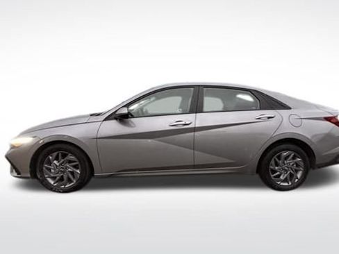 Used 2024 Hyundai Elantra SEL image 8
