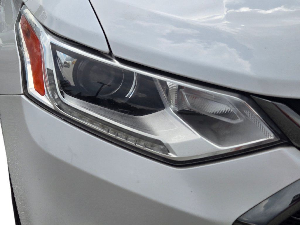 Used 2019 Chevrolet Traverse RS w/ LPO, 'HIT The Road' Package AWD/4WD image 4