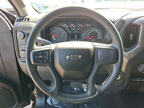 Used 2022 Chevrolet Silverado 1500 Custom Trail Boss AWD/4WD image 19