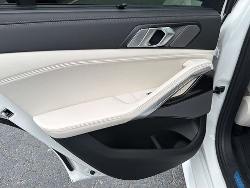 New 2027 BMW X6 xDrive40i AWD/4WD image 18