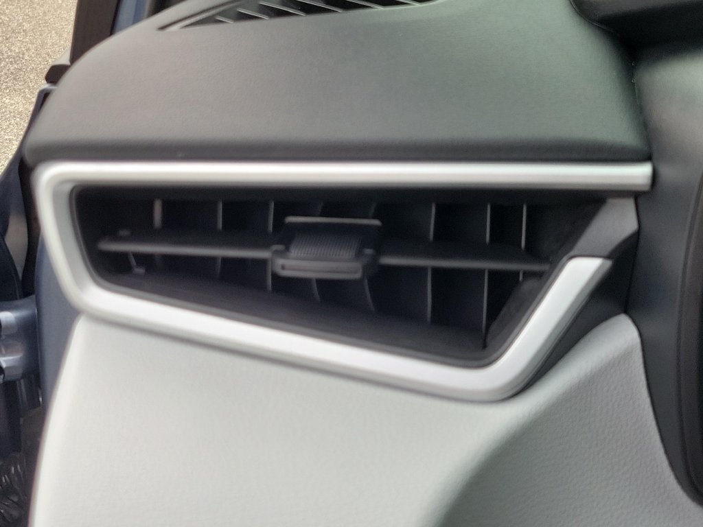 Used 2026 Toyota Corolla SE FWD image 32