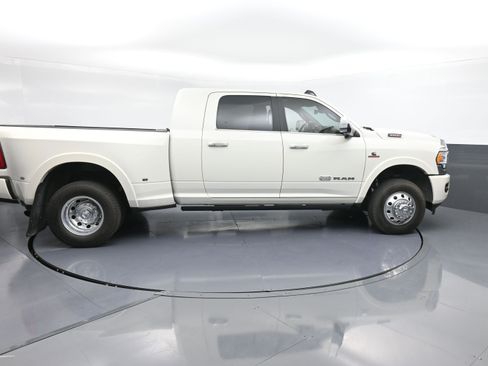 Used 2022 RAM 3500 Limited image 9