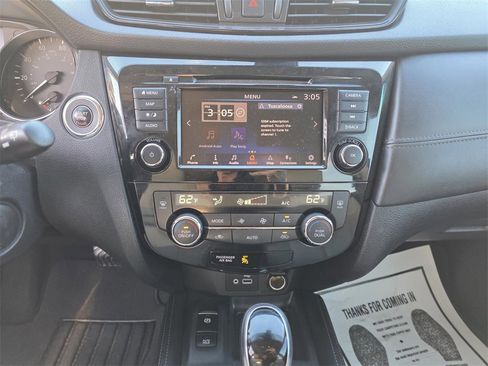 Used 2020 Nissan Rogue SL image 25