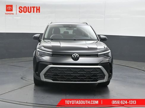 Used 2025 Volkswagen Taos SE FWD image 5