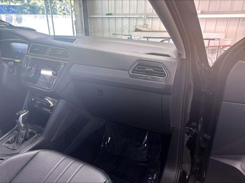 Used 2023 Volkswagen Tiguan SE FWD image 29