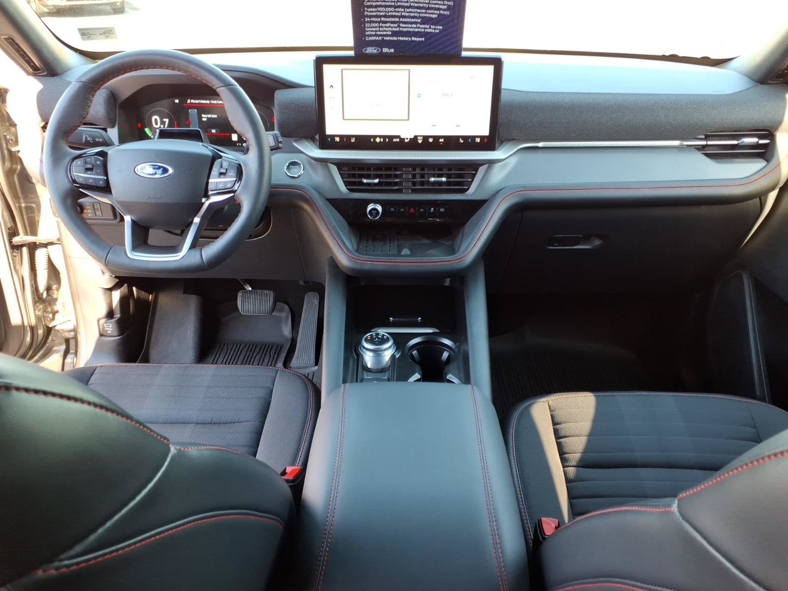 Certified 2025 Ford Explorer ST-Line w/ Premium Package AWD/4WD image 16
