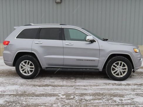 Used 2017 Jeep Grand Cherokee Overland w/ Jeep Active Safety Group image 2