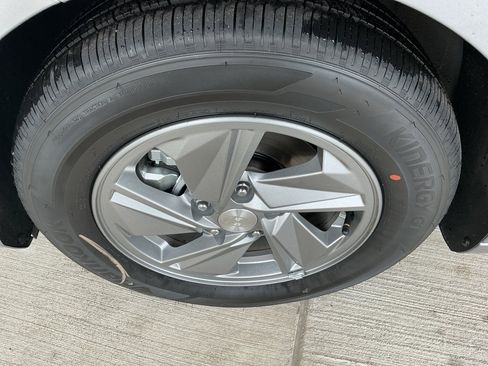 New 2026 Hyundai Elantra SE image 10