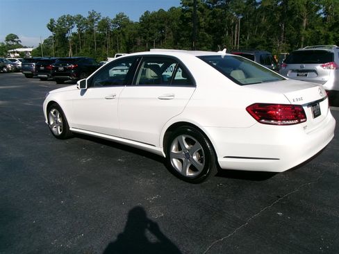 Used 2014 Mercedes-Benz E 350 Sedan image 25
