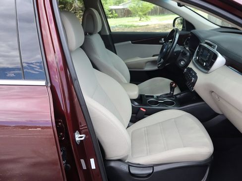 Used 2016 Kia Sorento LX w/ LX Convenience Package AWD/4WD image 24