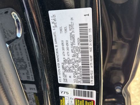 Used 2025 Toyota Tacoma TRD Sport AWD/4WD image 38