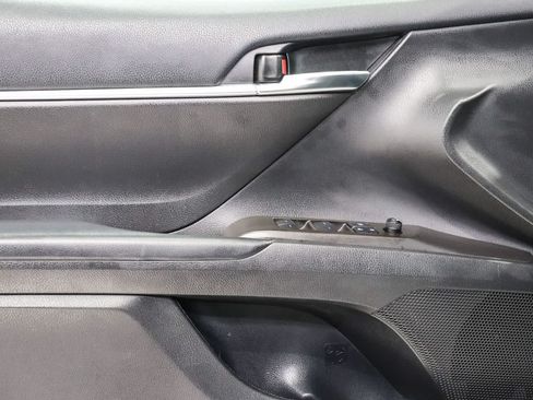 Used 2022 Toyota Camry SE w/ Carpet Mat Package (TMS) FWD image 21